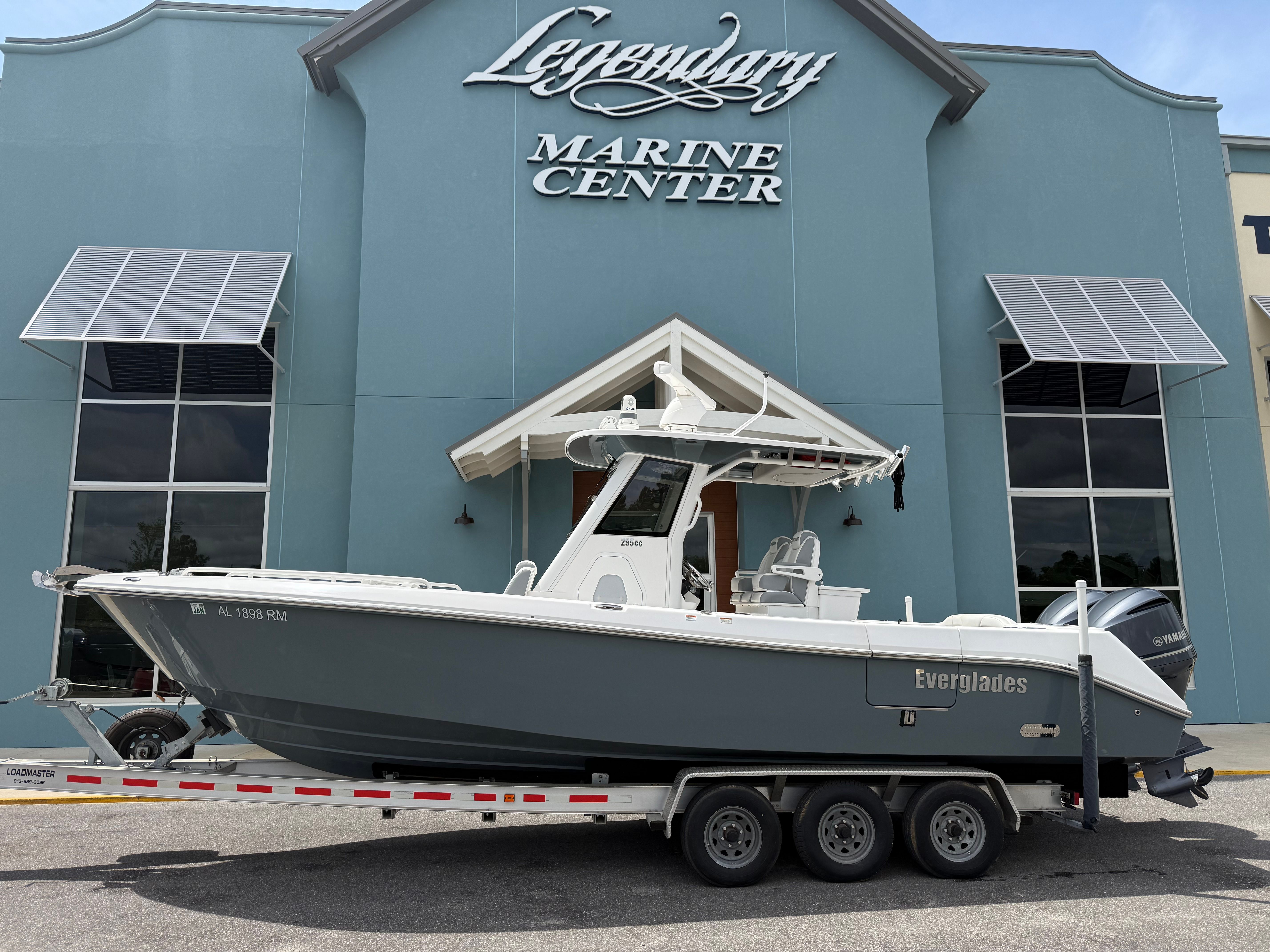 2018 Everglades 295 Center Console