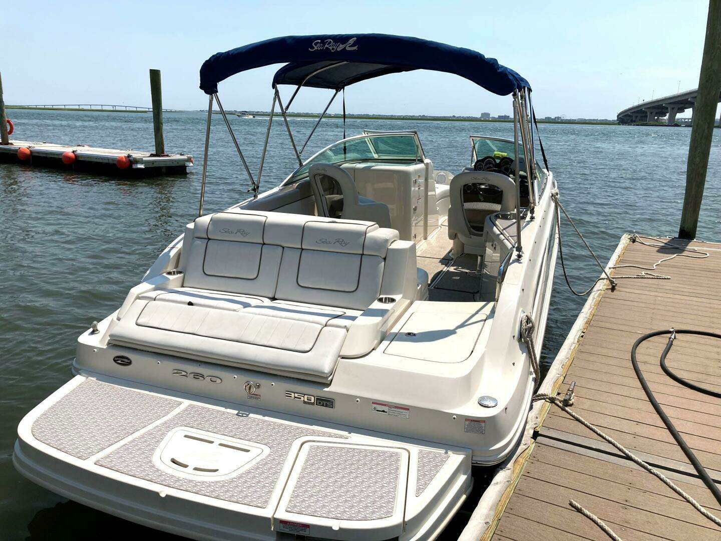 2010 Sea Ray 260 Sundeck - Image 4