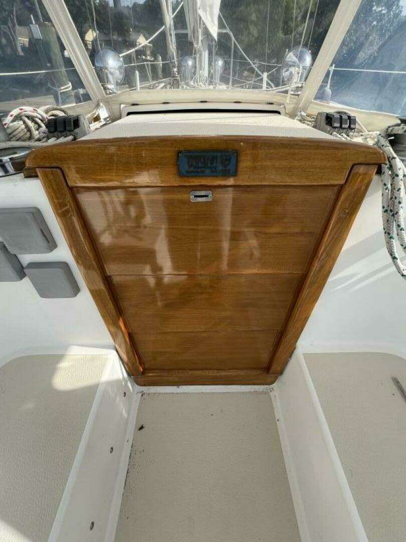 1984 Tartan 37 - Image 17