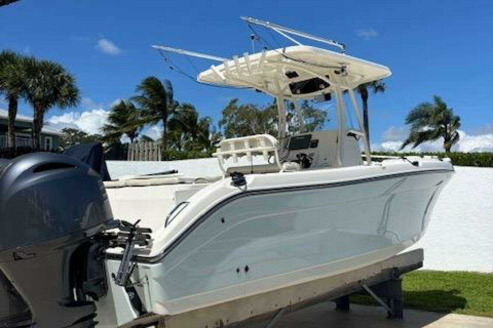 2018 Century 2600 Center Console - Image 20
