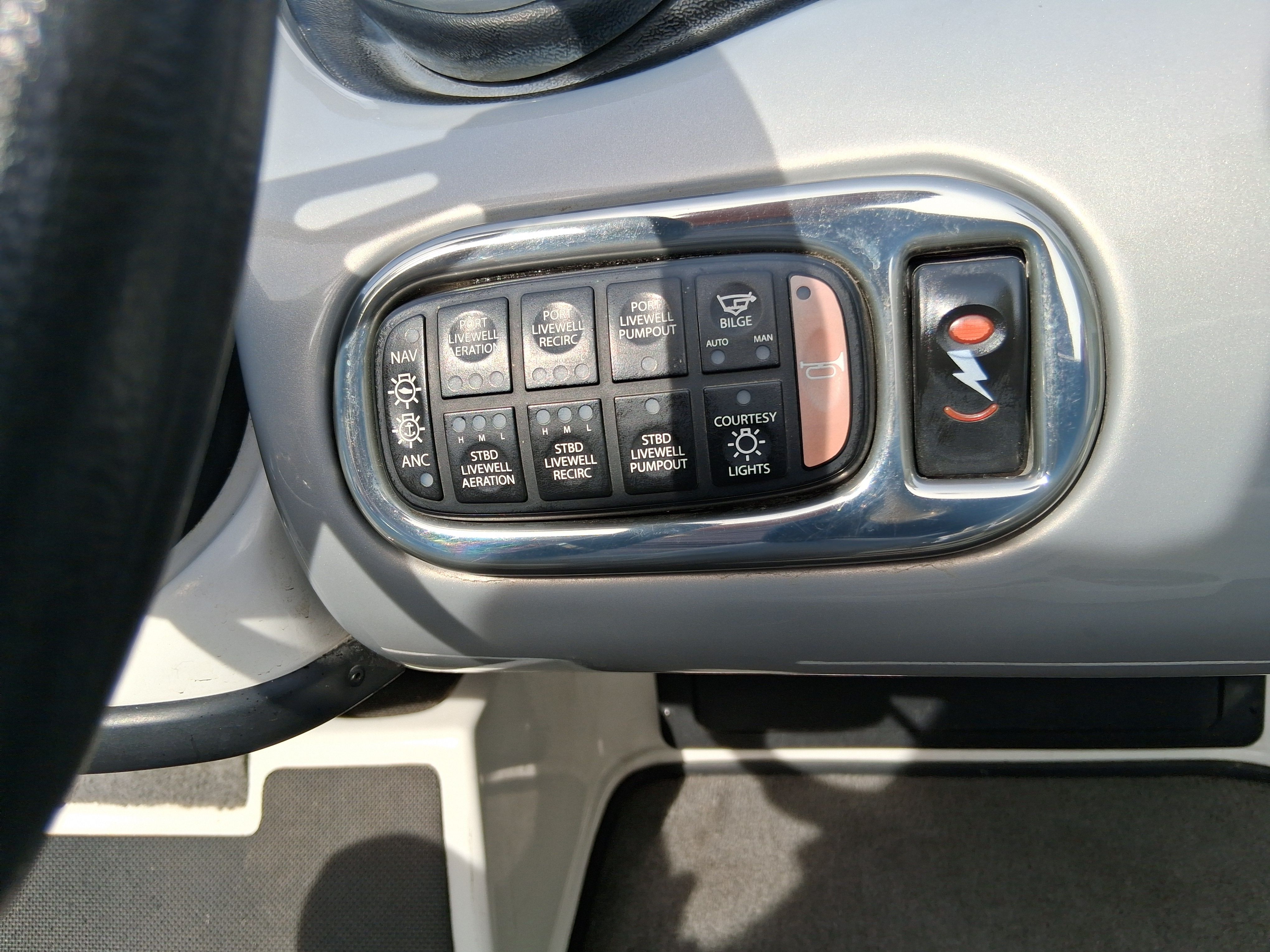 2010 Bass Tracker Nitro Z9 CDC - 20