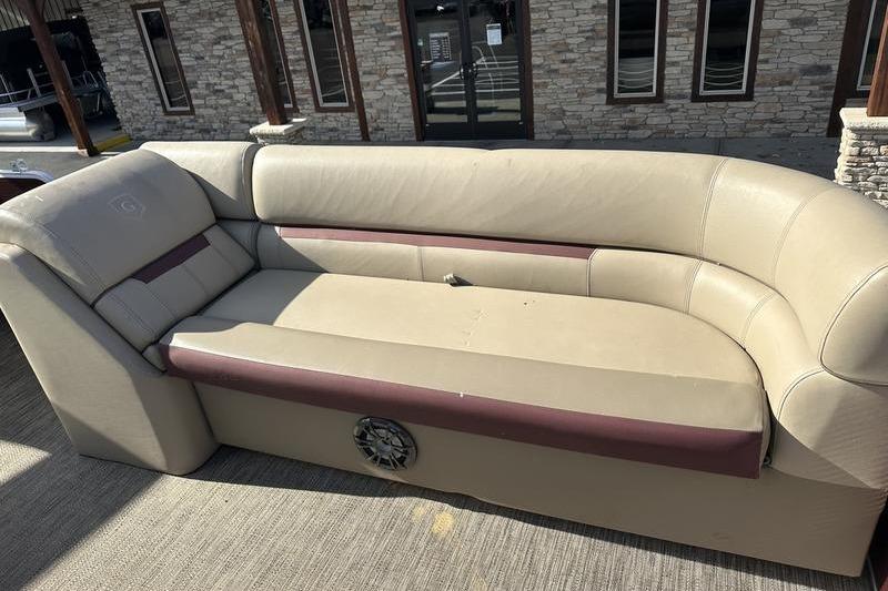 2020 Sweetwater SW 2286 SB boat seating with beige upholstery and built-in speaker.