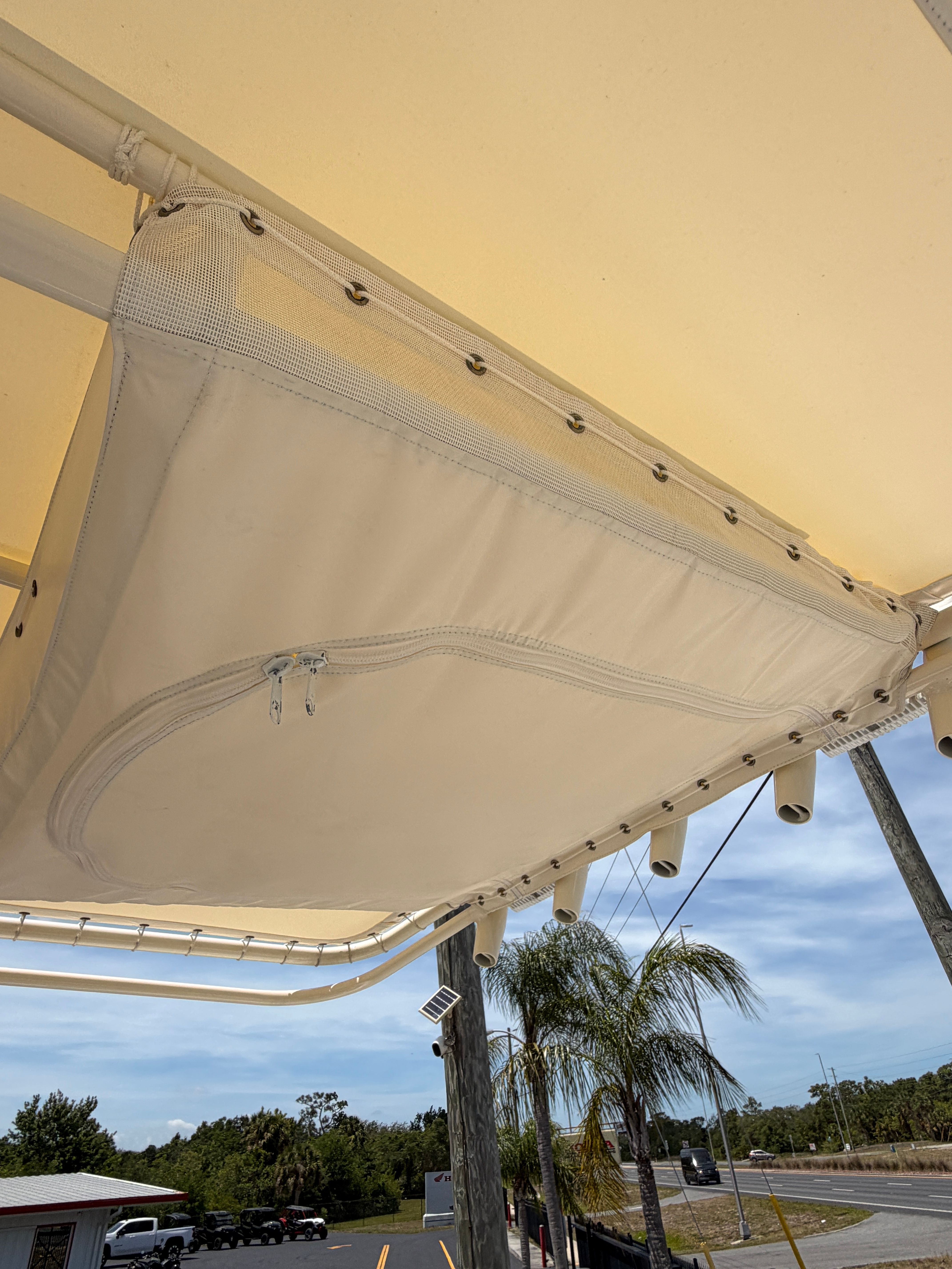 McKee Craft 24 FREEDOM 2004 boat canopy with zipper.