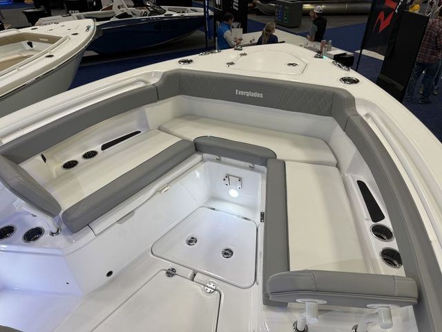 2026 Everglades 285 Center Console - 33