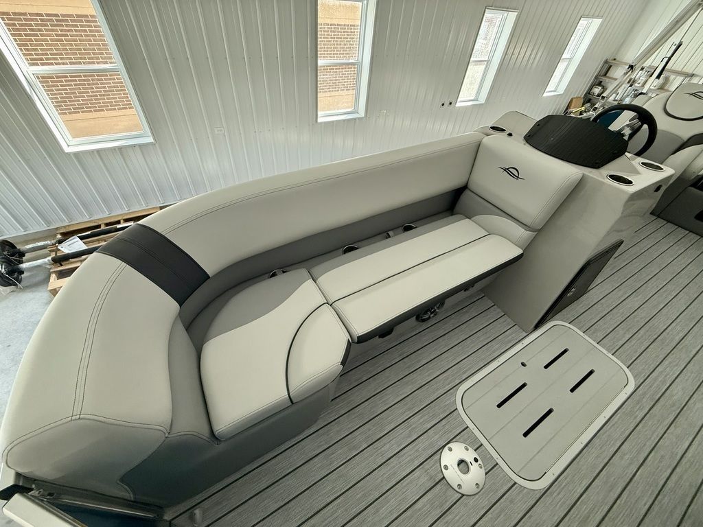 2026 SunCatcher Select 322SL - 15