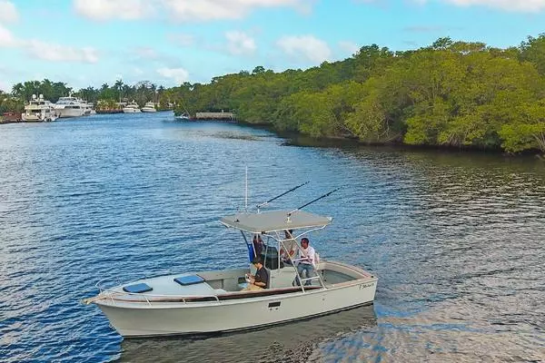 2019 Strike 26 Center Console