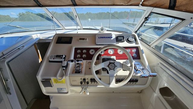 1995 Cruisers Yachts 3775 Esprit - 14
