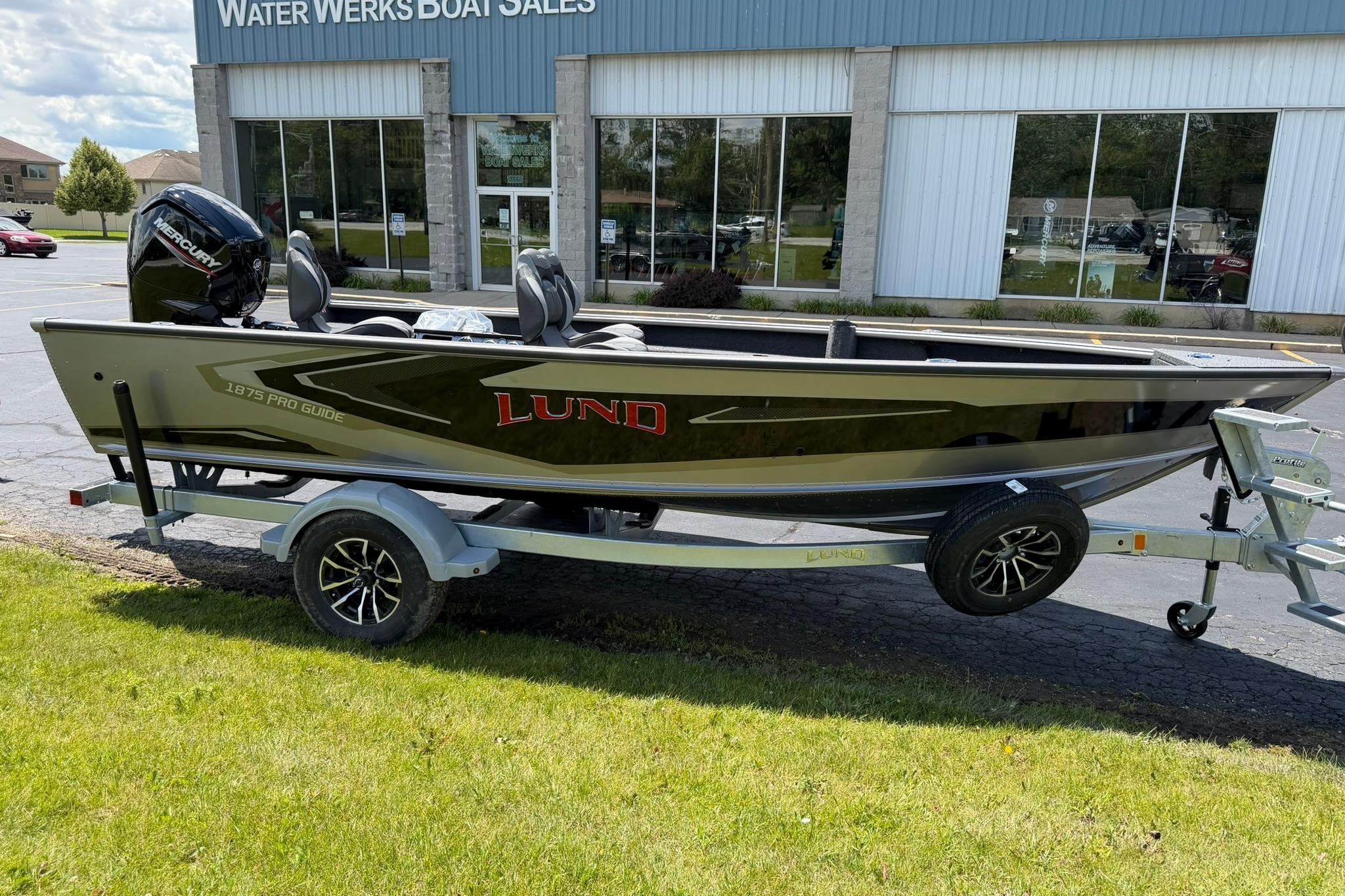 2027 Lund 1875 Pro Guide