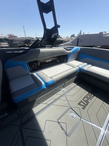 2026 Supreme S240 - 10