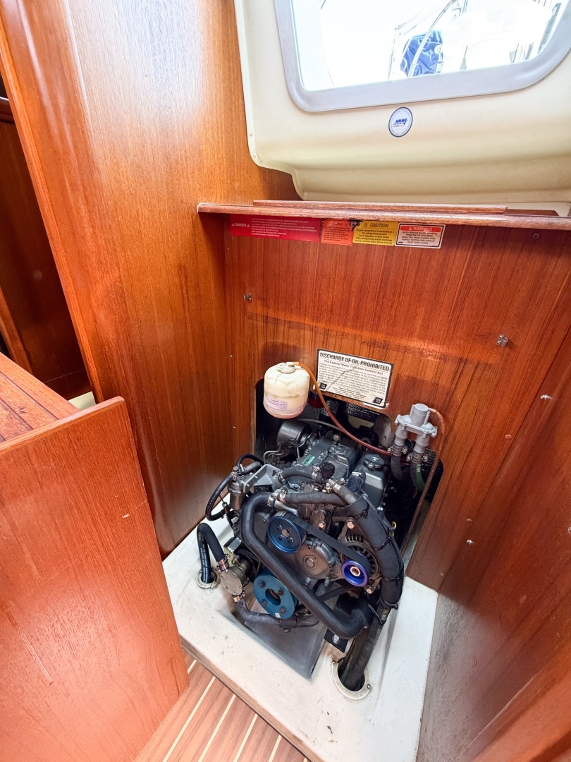 2005 Hunter 36 - Image 75