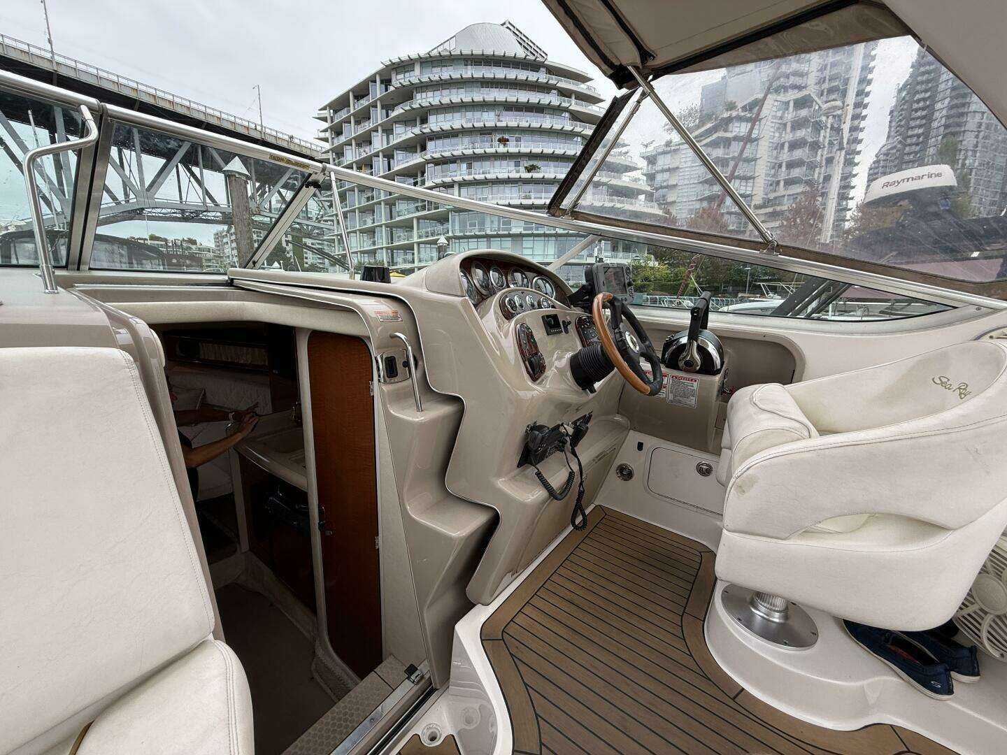 2002 Sea Ray 280 Sundancer - Image 11