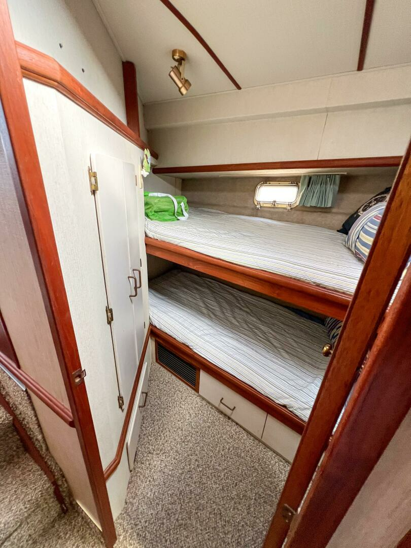 1987 Tollycraft 34 Sedan Sport - Image 38