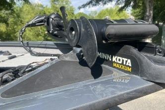 2019 Tracker Pro Team 190 TX with Minn Kota Maxxum trolling motor.