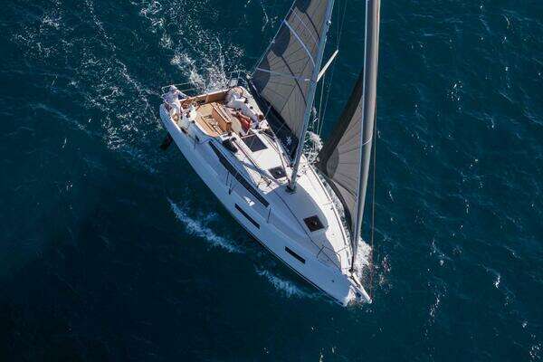 2027 Jeanneau SO 350