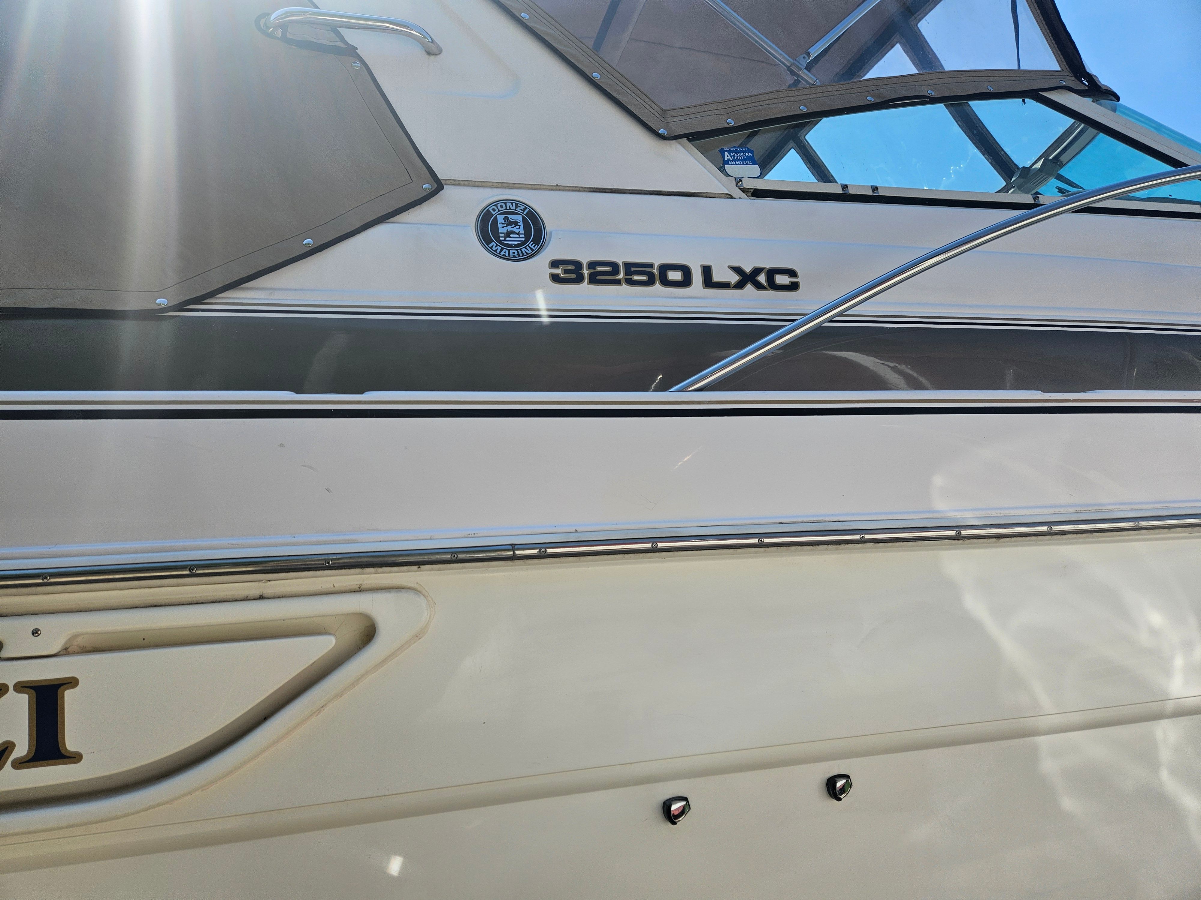 1996 Donzi 3250 LXC - 7