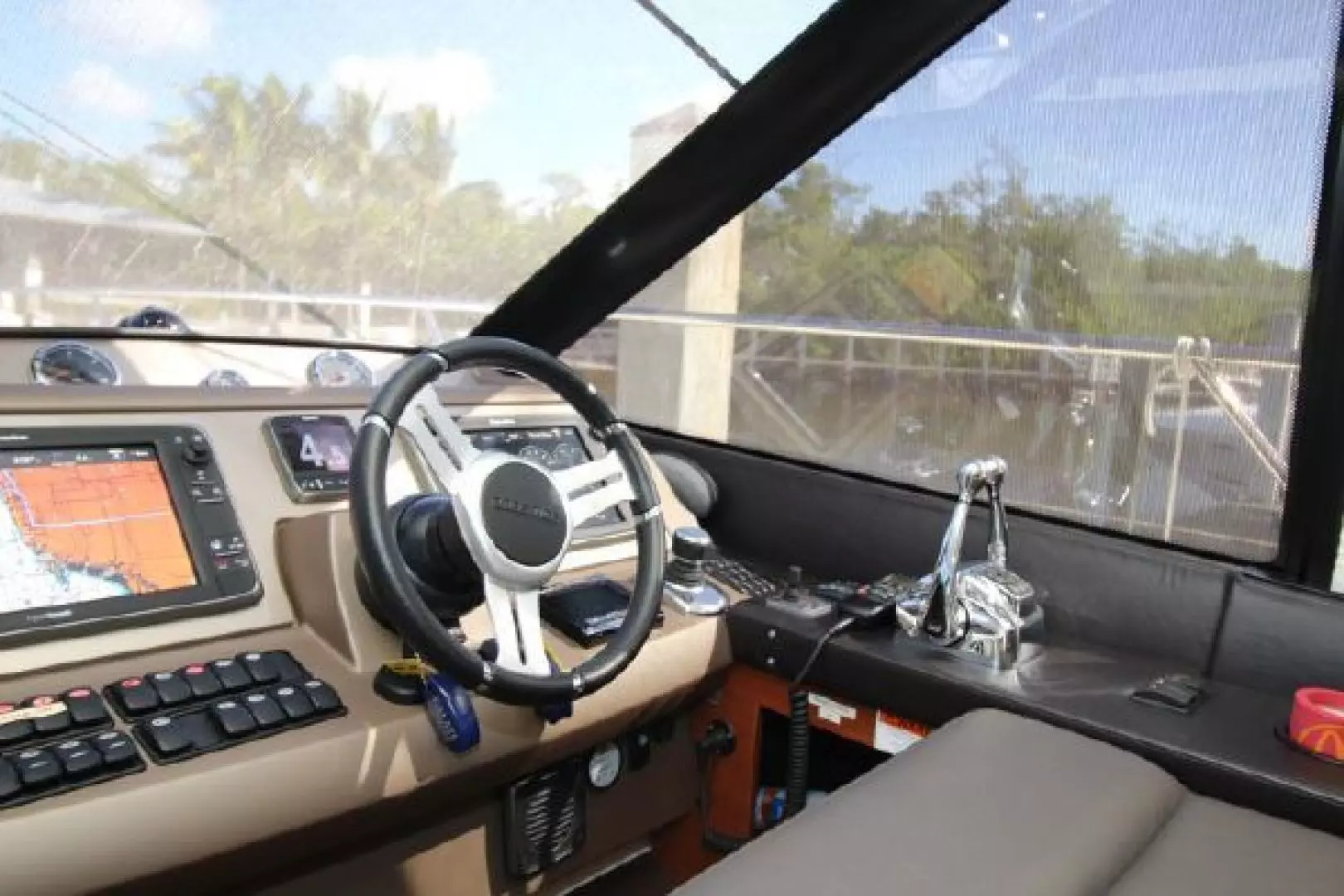 2015 Prestige 550 - Image 13
