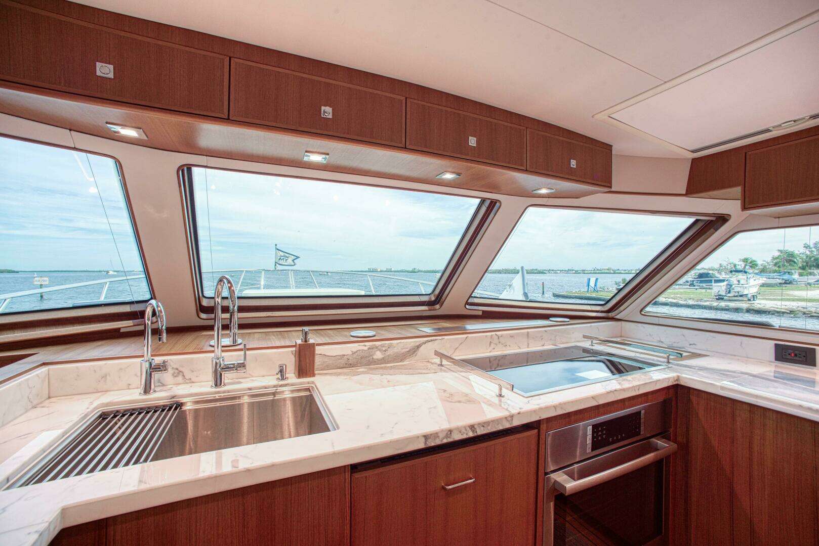 2023 Marlow Explorer 70E-CB - Image 13