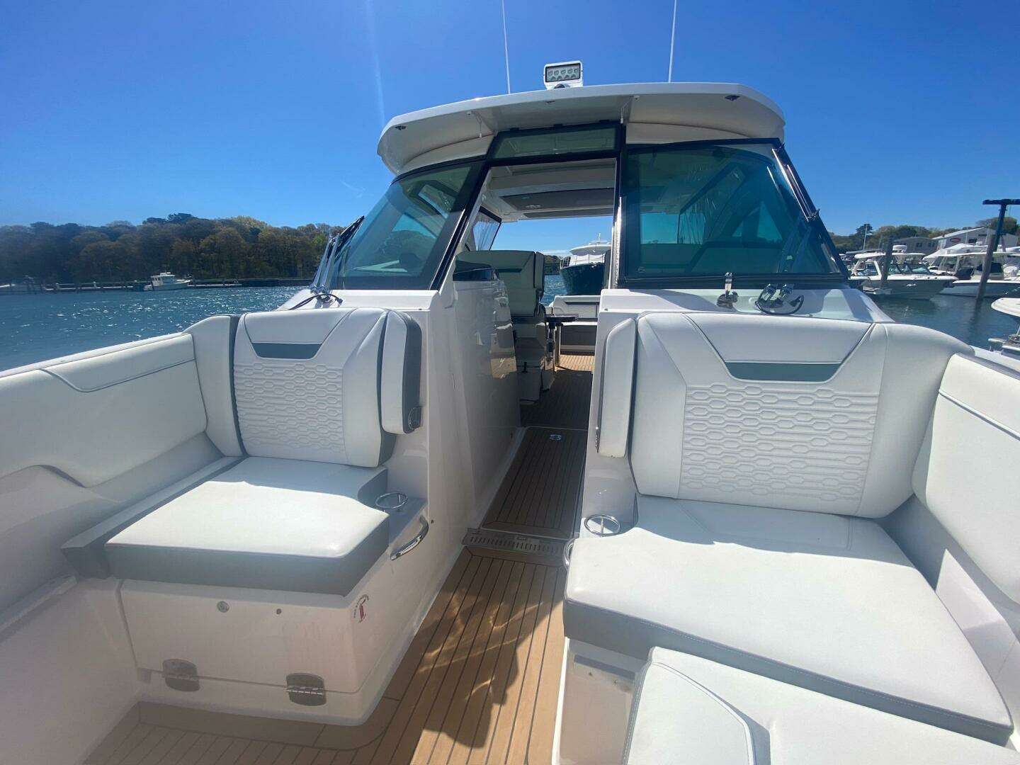 2019 Tiara Yachts 34LX - Image 13