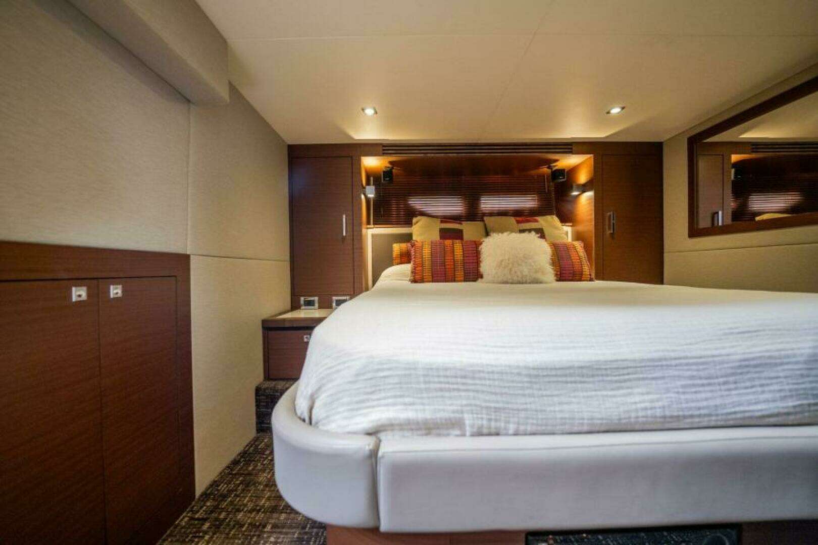 2015 Sea Ray 510 Sundancer - Image 35