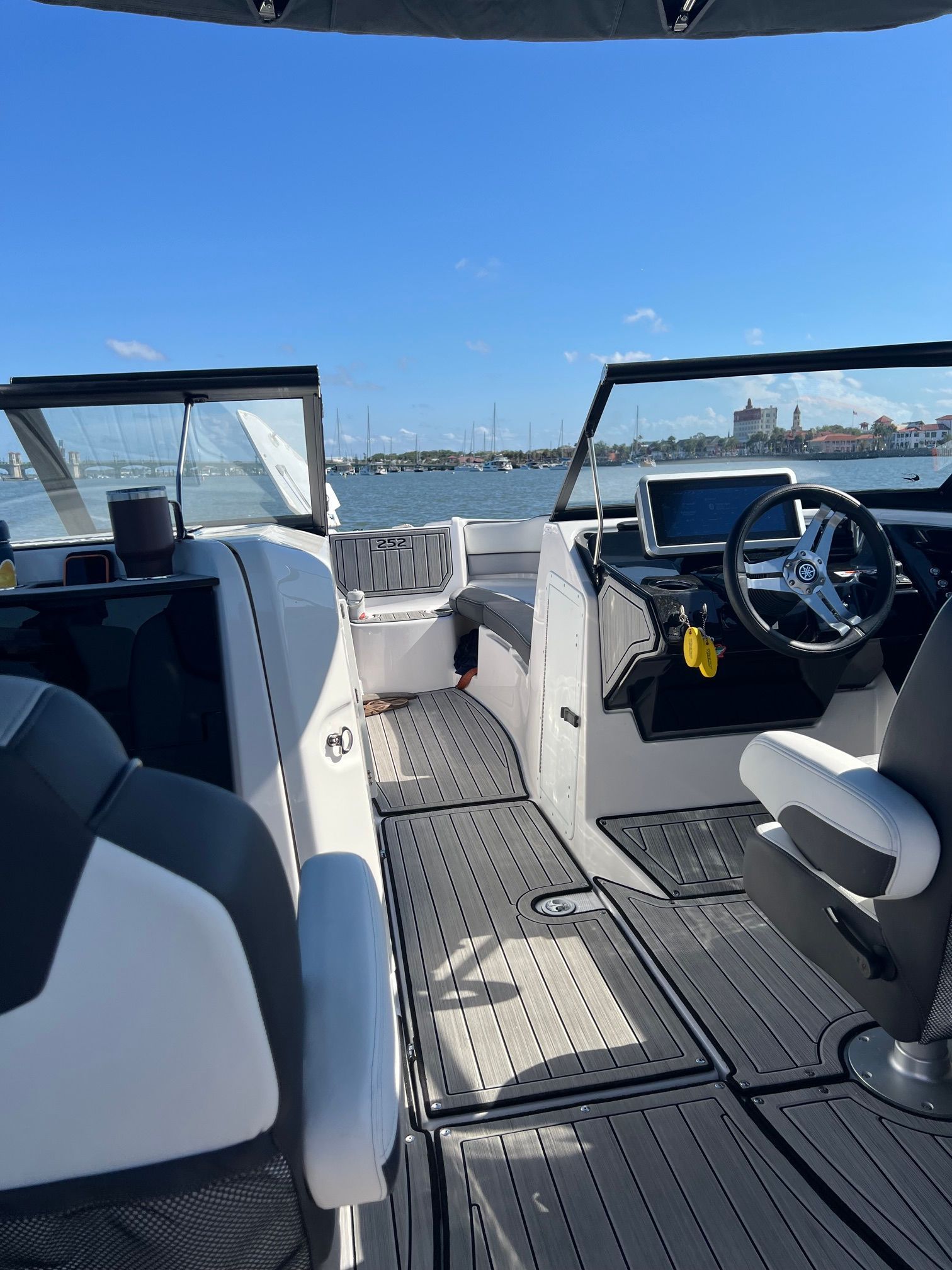 2023 Yamaha Boats 252S - 86