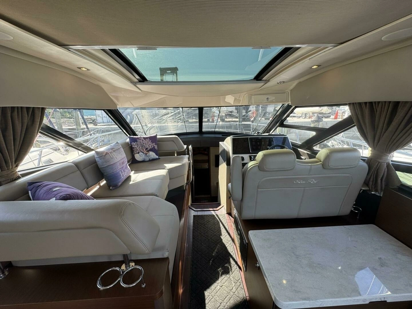 2016 Sea Ray 470 Sundancer - Image 10