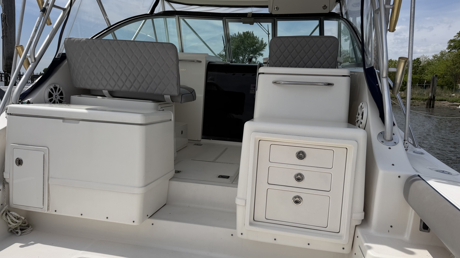 2003 Pursuit 3400 Express - Image 8