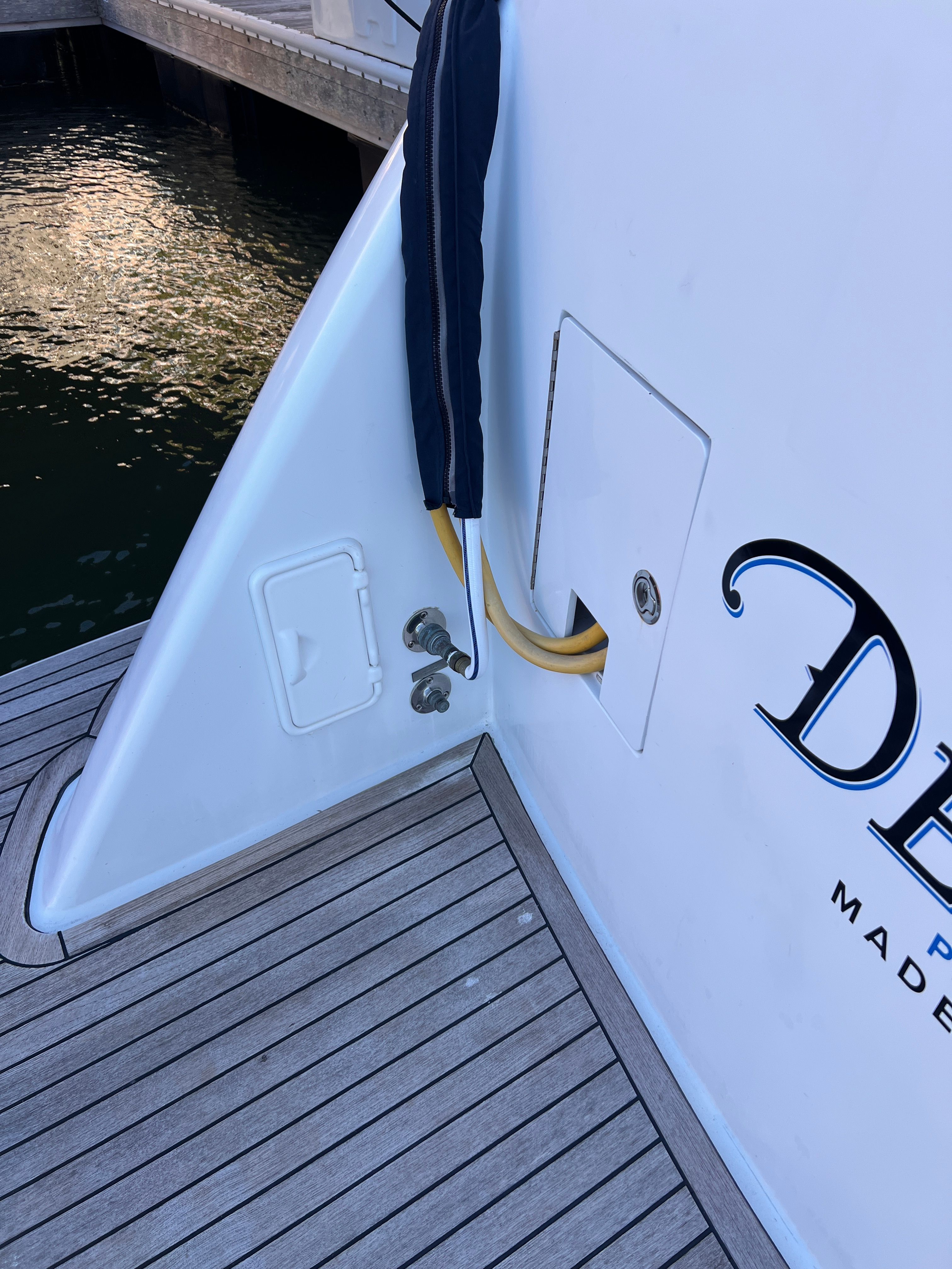 2006 Hatteras 64 Motor Yacht - 25