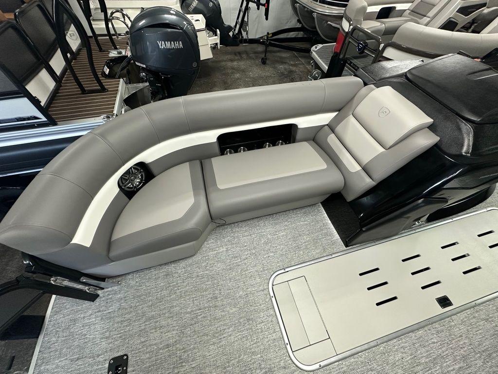 2025 Premier 230 SunSation Angler - 15