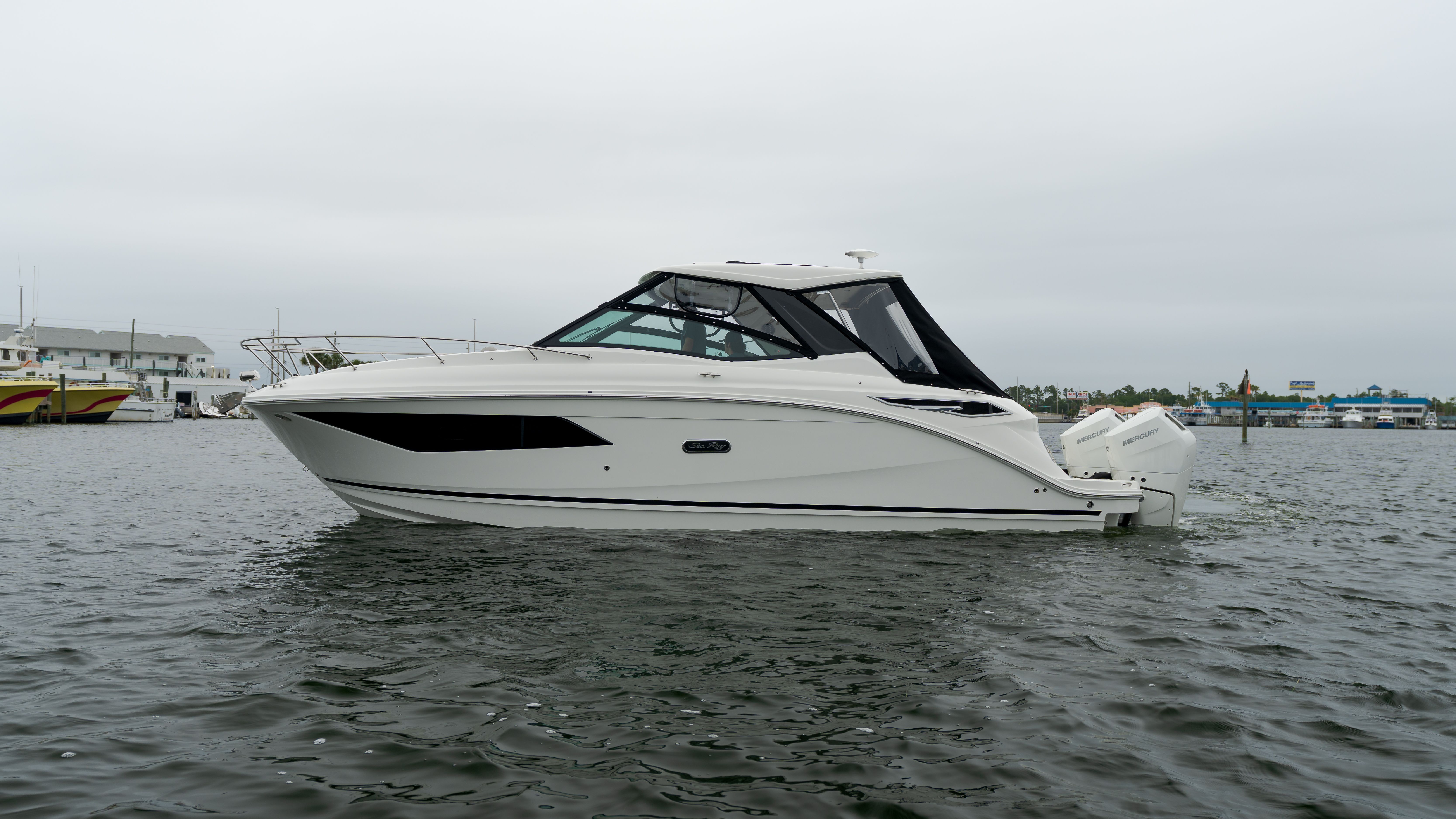 2026 Sea Ray Sundancer 320 Outboard