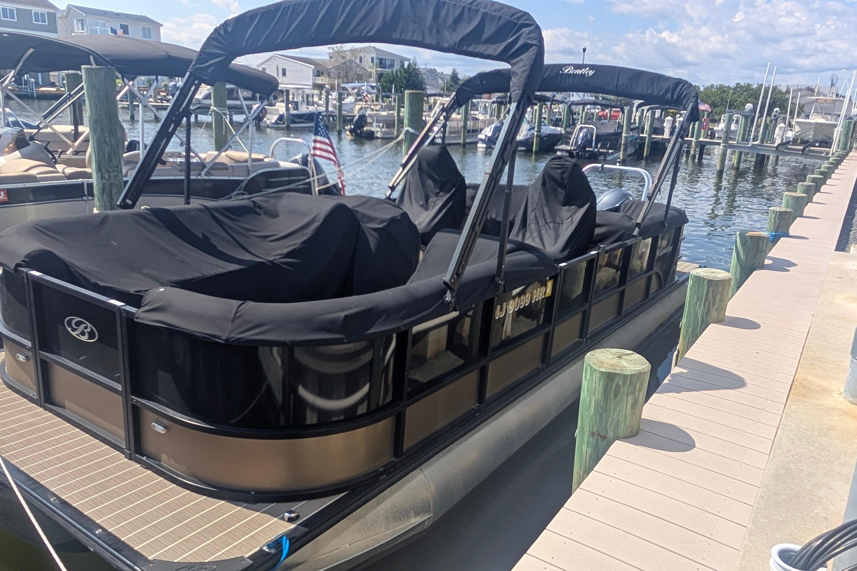 2022 Bentley Pontoons 240 Navigator