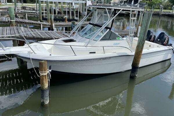 1995 Pursuit 2470