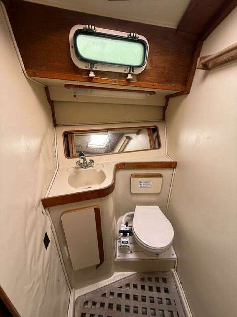1987 Irwin 38 - Image 50