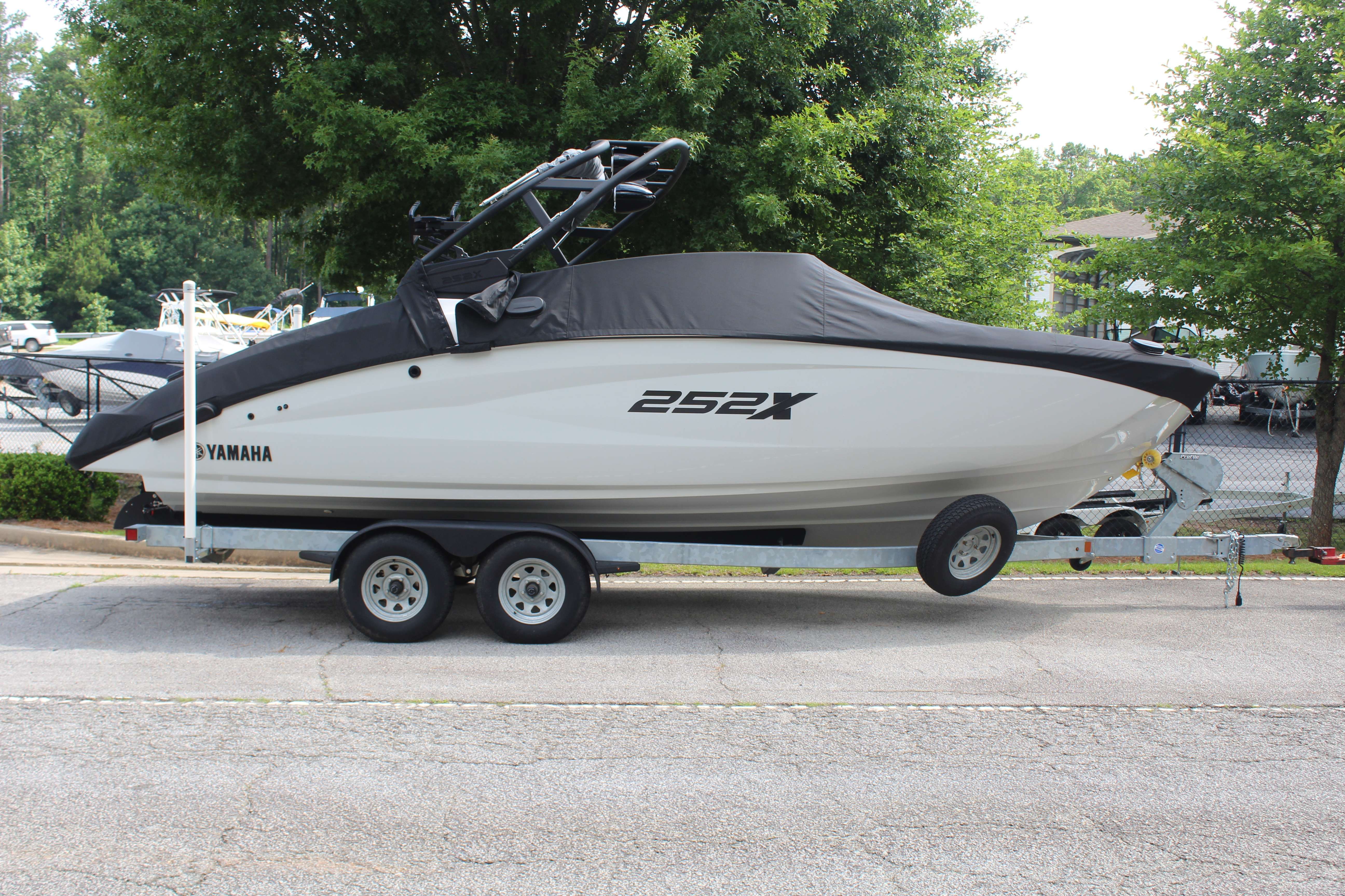 2022 Yamaha Boats 252XE - 18