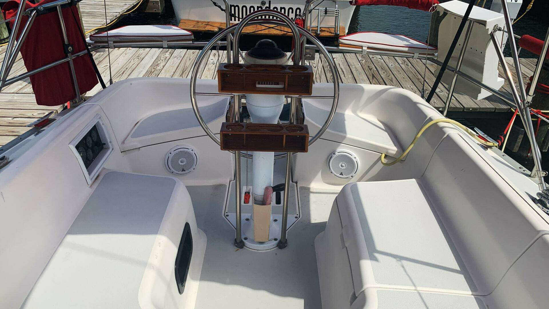 1991 Hunter 30 T - Image 13