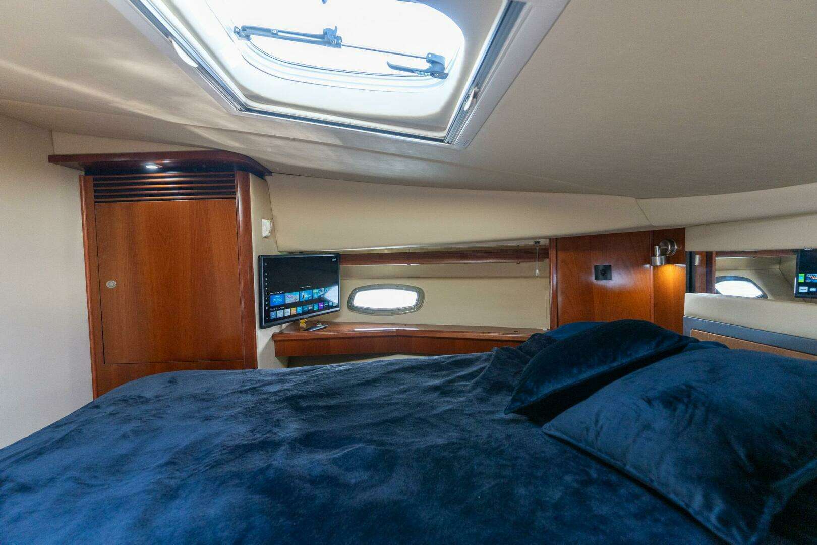2005 Sea Ray 48 Sundancer - Image 35