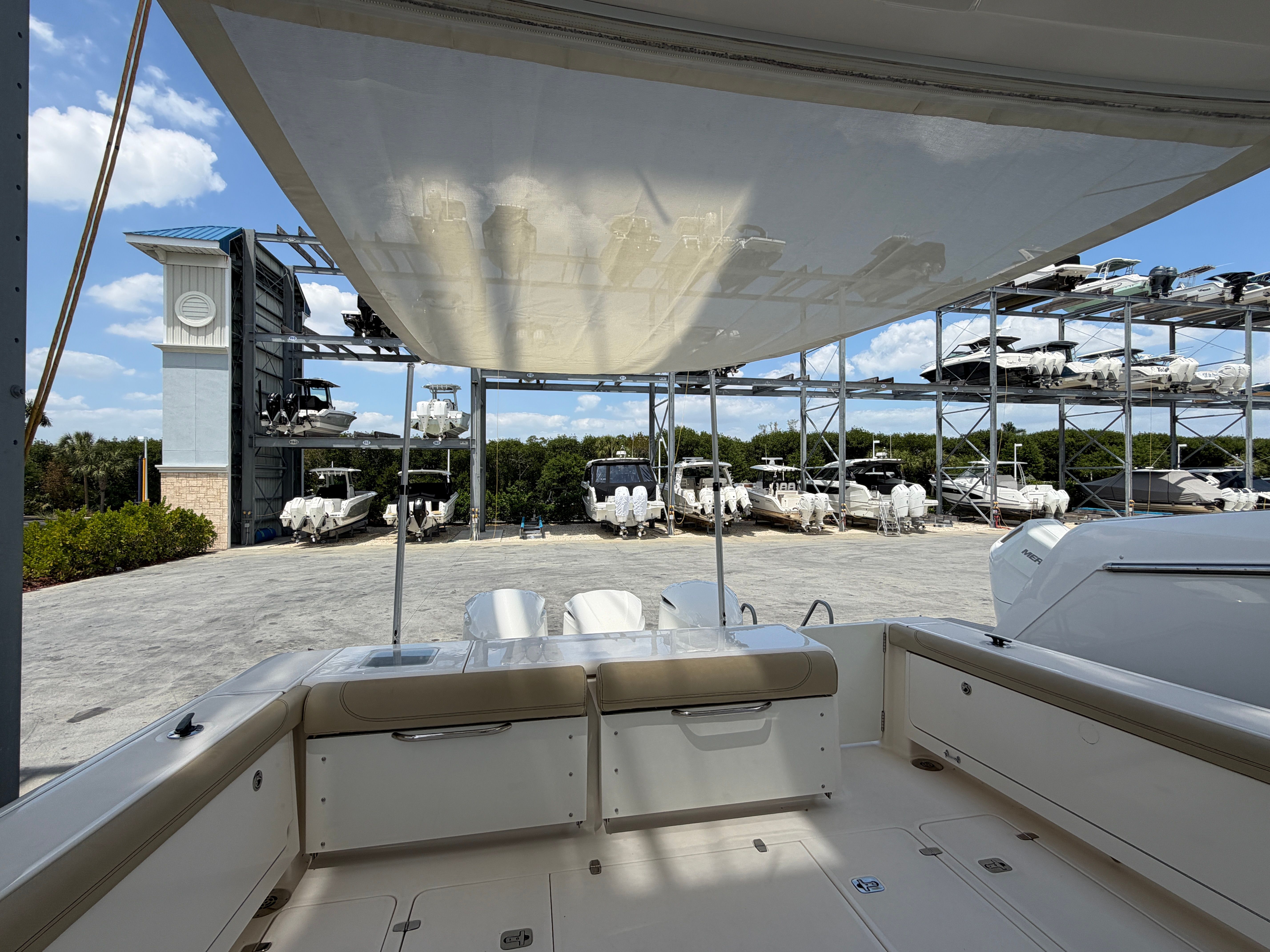 2017 Pursuit OS 385 Offshore - 49