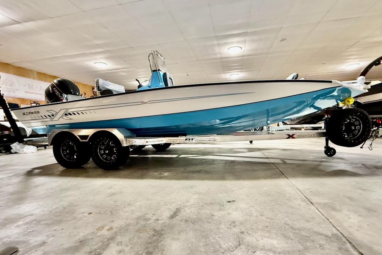 2026 Xpress H22B Bay