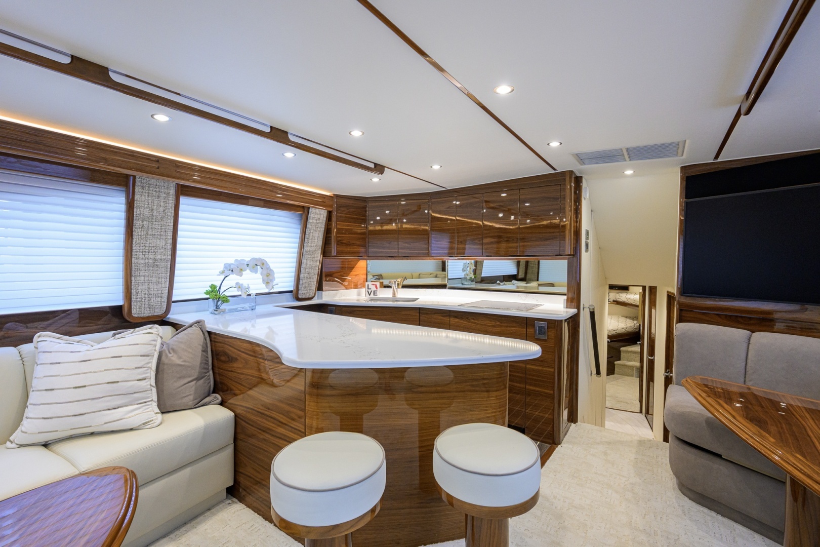 2024 Viking 54 Convertible - Image 8