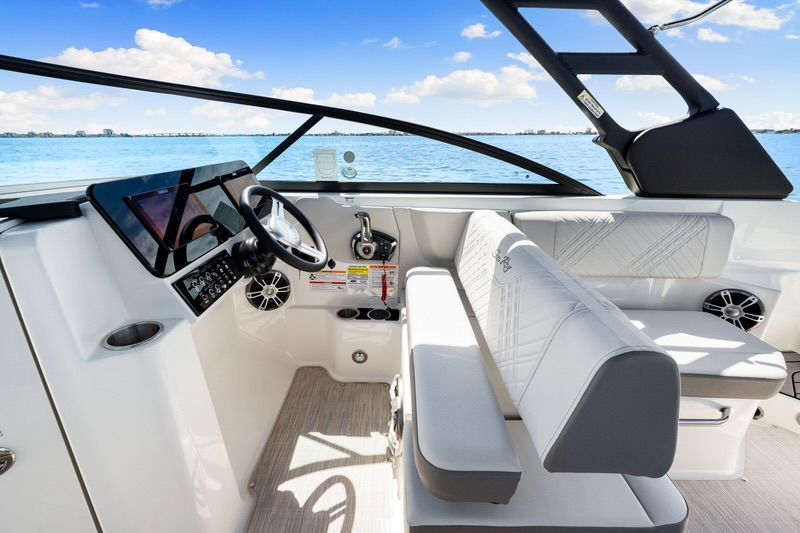 2025 Sea Ray SDX 250 Outboard - 23