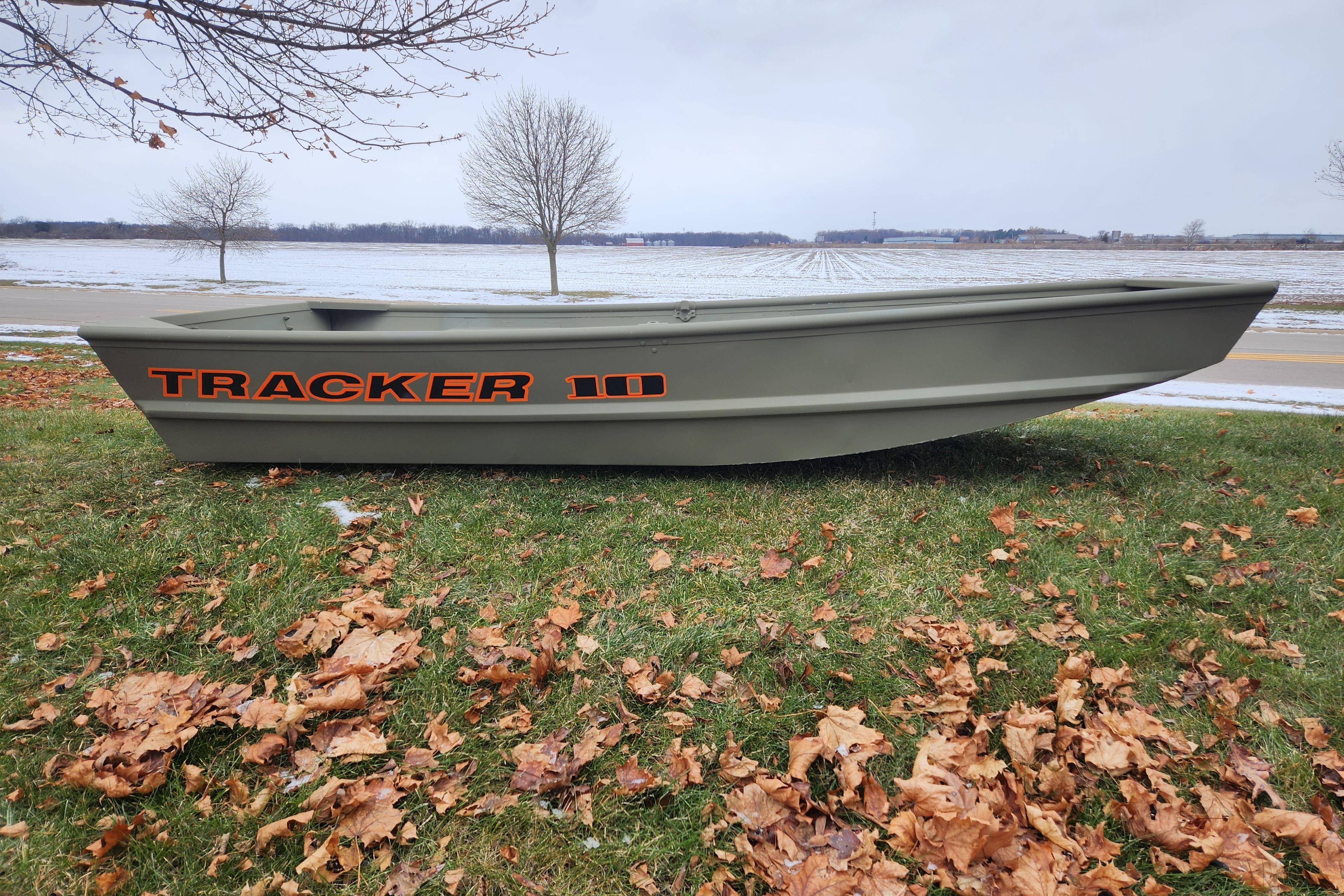 2026 Tracker Grizzly 10 Jon