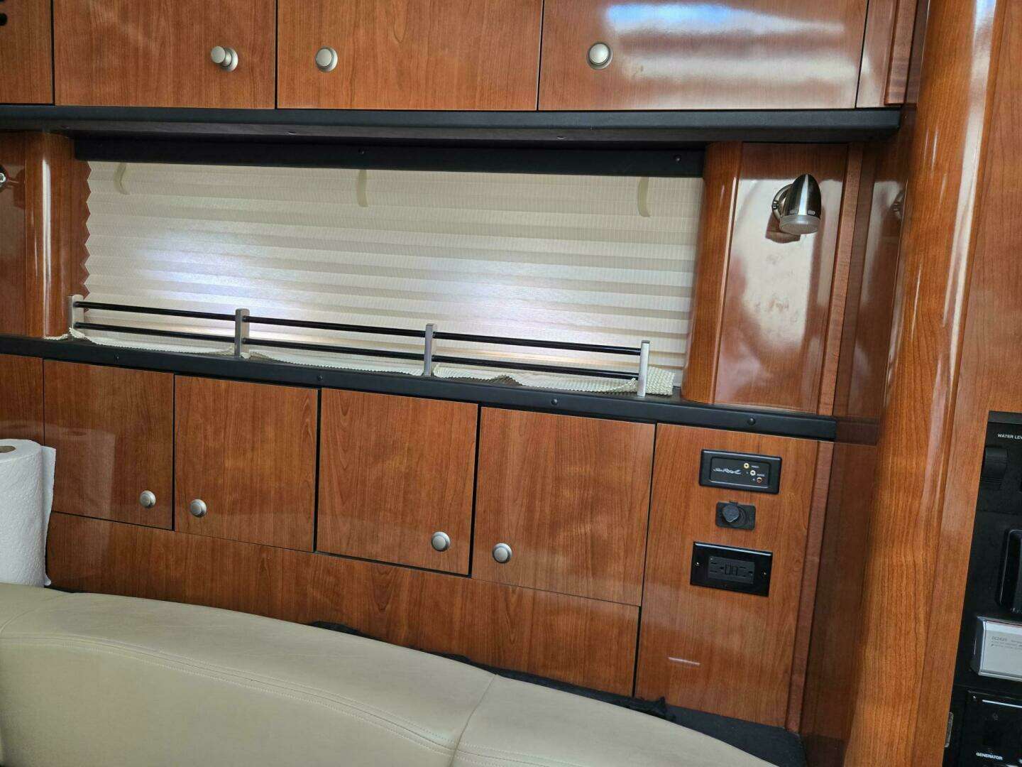 2007 Sea Ray 310 Sundancer - Image 8
