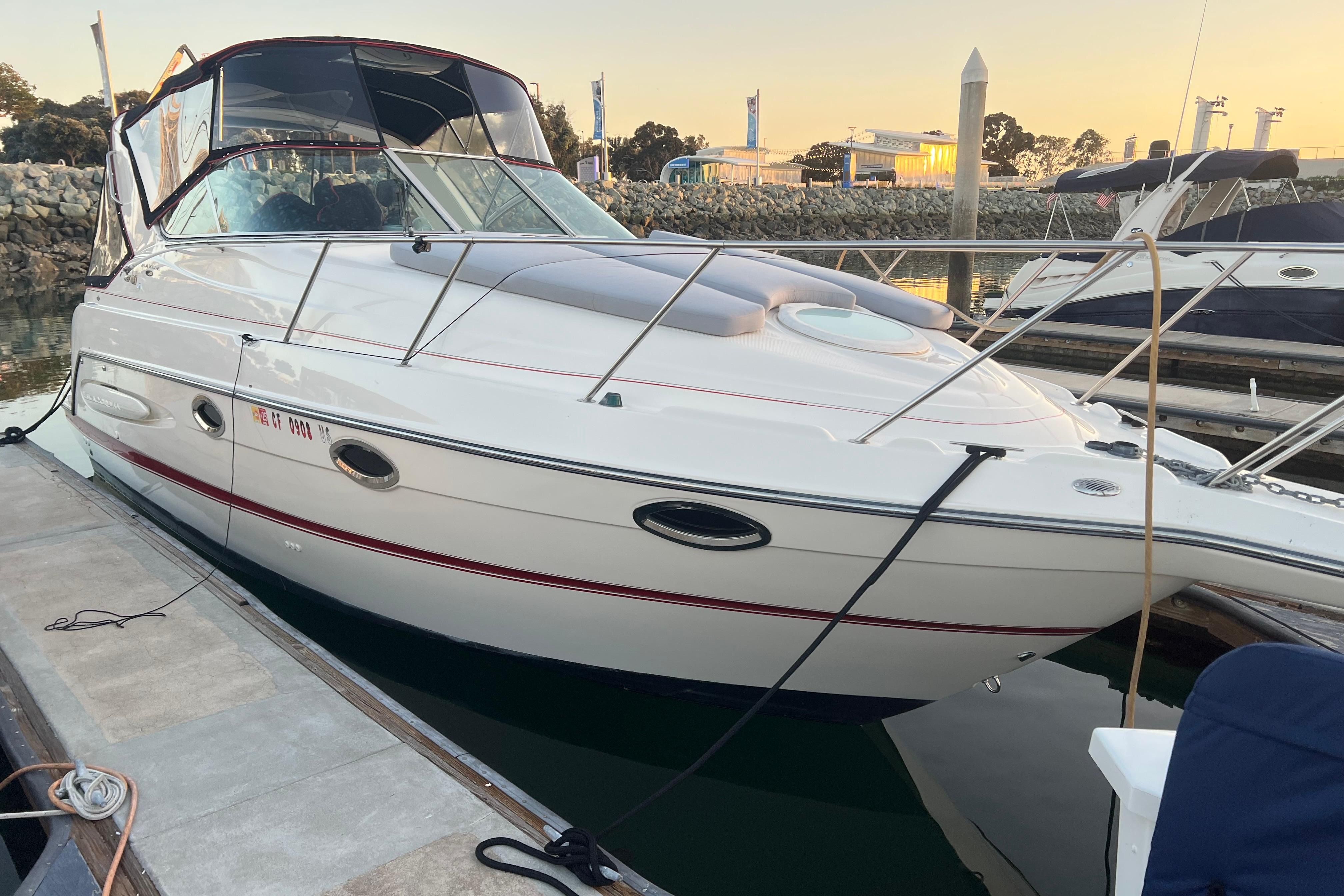 2004 Maxum 2900 SE