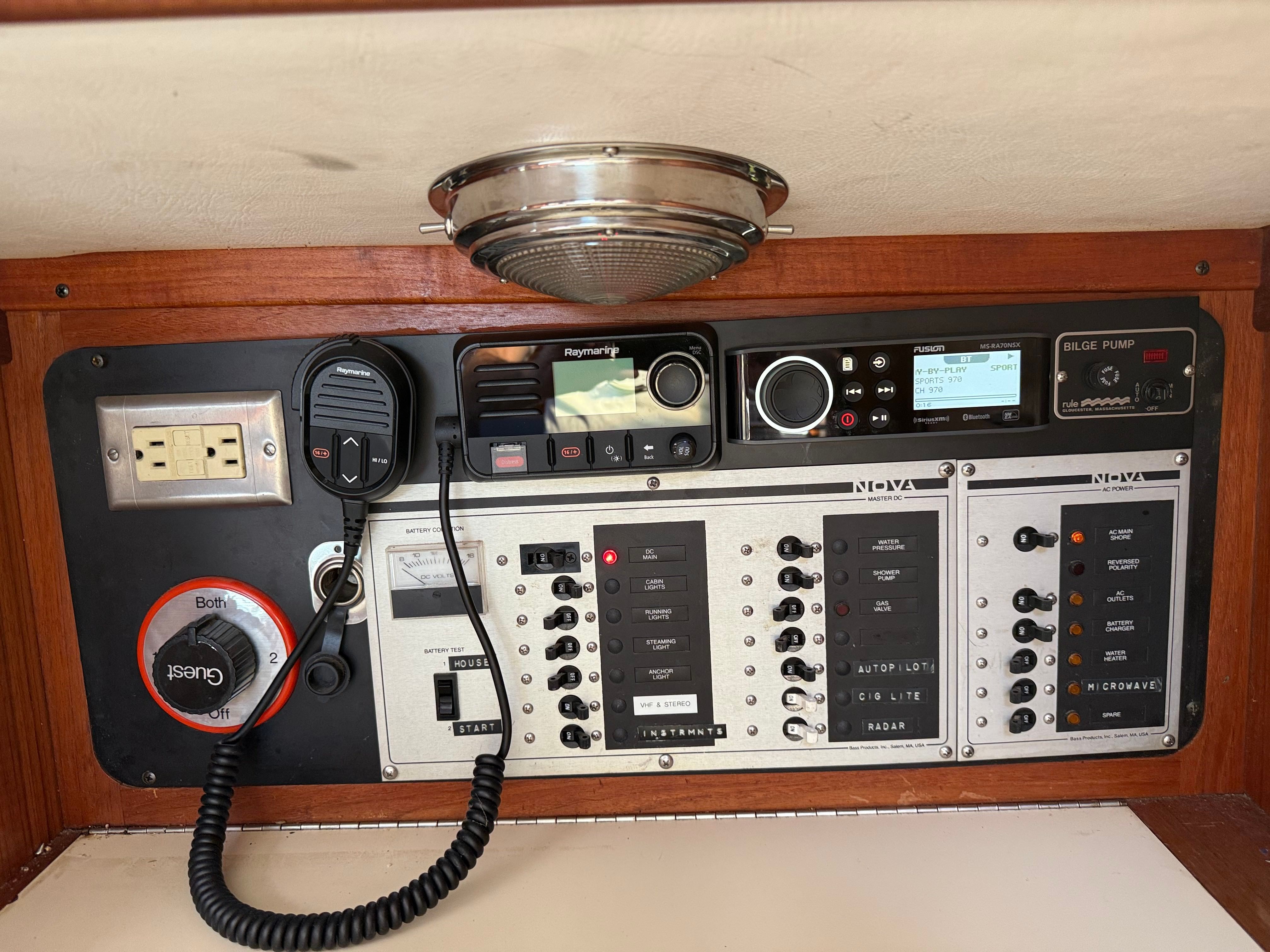 1988 Freedom 30 - 22