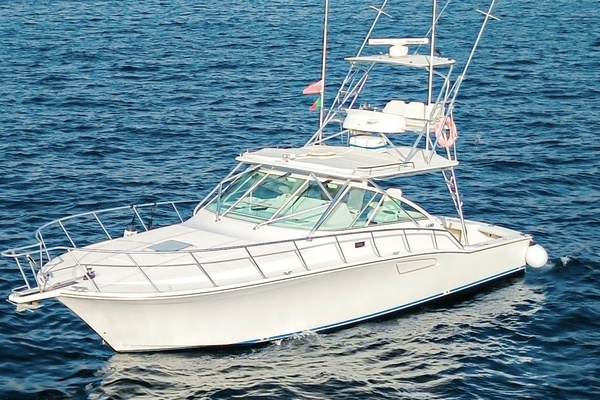 2005 Cabo 40 Hardtop Express
