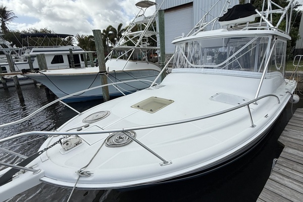 2000 Luhrs