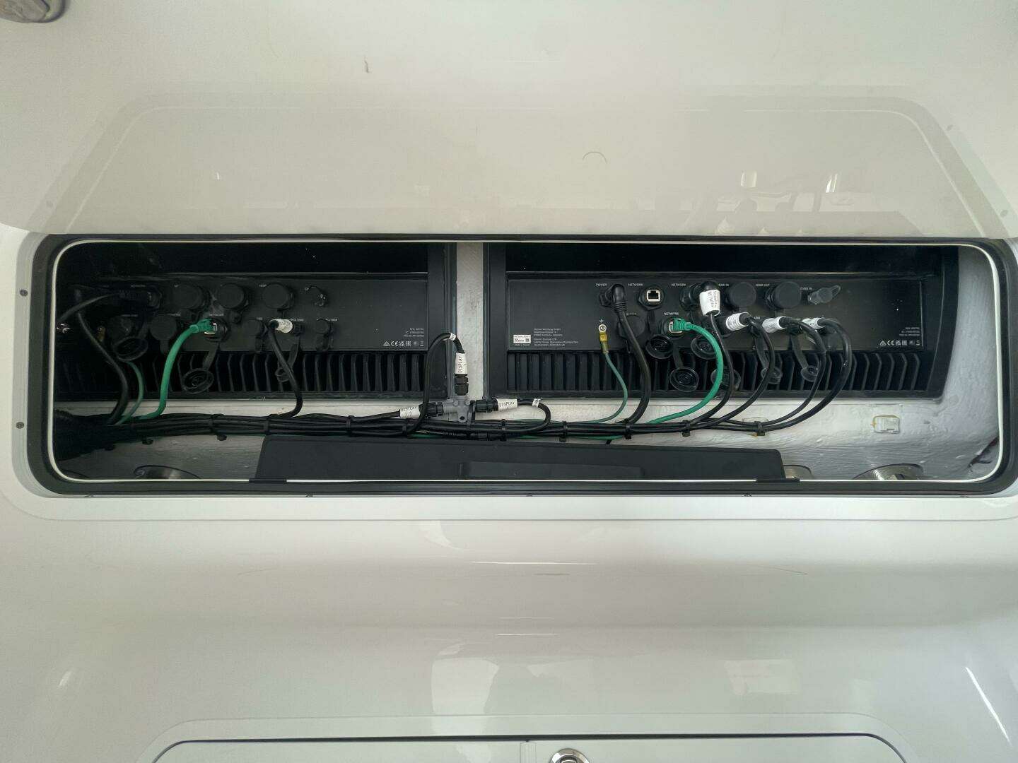 2026 Mag Bay 43 Center Console - Image 99