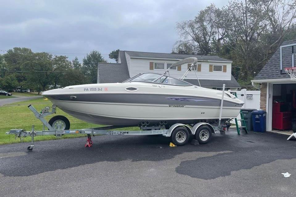 2011 Stingray 235 LR