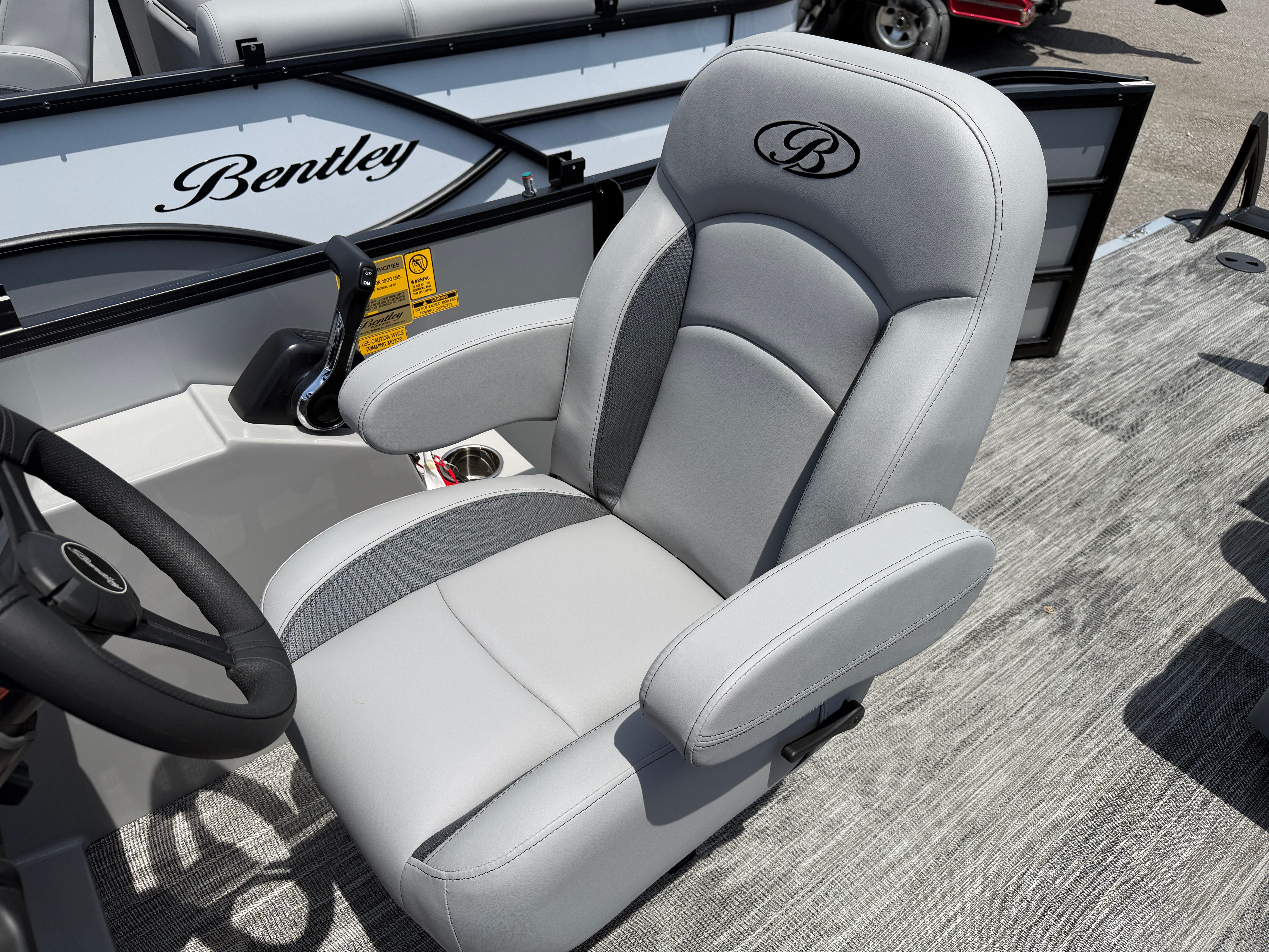 2026 Bentley Pontoons Legacy 200 Cruise - 9