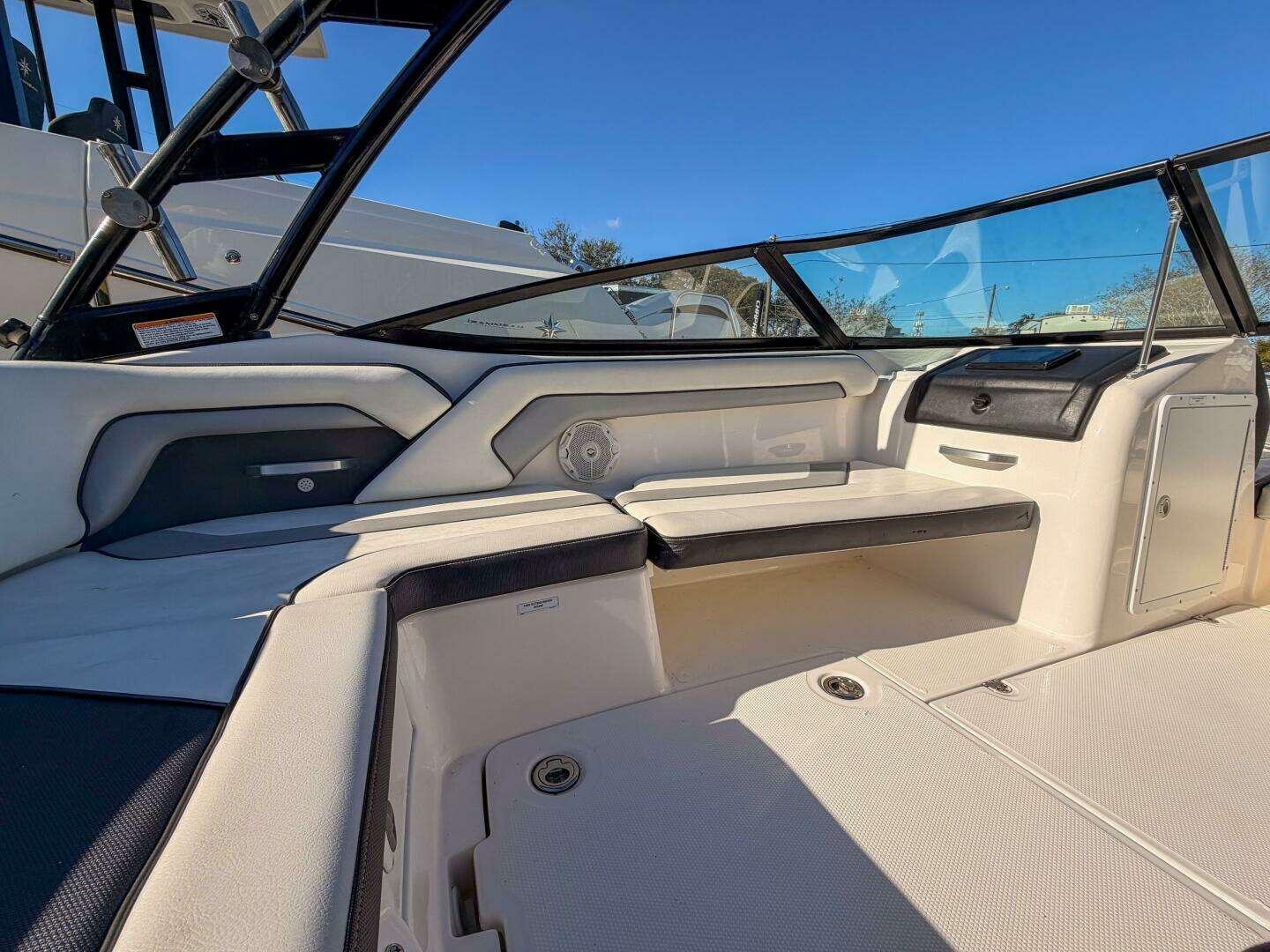 2017 Yamaha Boats AR195 - Image 14