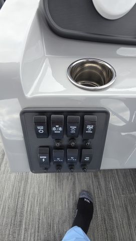 2026 Bentley Pontoons BENTLEY BOLT With 150Hp Mercury Four-Stroke Motor - 36